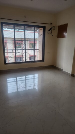 Living Room in 2 BHK Apartment at Chembur – for Rent