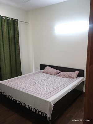 Bedroom in 3.5 BHK Builder Floor at BPTP Amstoria, Sector 102 – for Rent