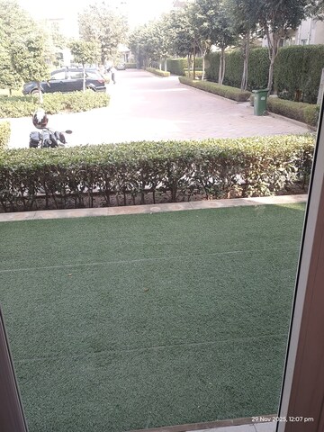 Swimming Pool in 3.5 BHK Builder Floor at BPTP Amstoria, Sector 102 – for Rent