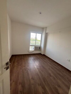 Room in 2 BHK Apartment at Silverglades The Melia, Sohna Sector 35 – for Rent