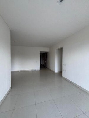 Room in 2 BHK Apartment at Silverglades The Melia, Sohna Sector 35 – for Rent