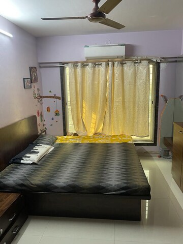 Bedroom in 2 BHK Apartment at Sindhi Society, Chembur – for Rent
