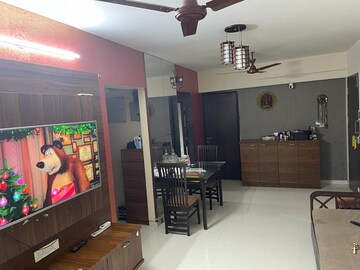 Living Room in 2 BHK Apartment at Sindhi Society, Chembur – for Rent