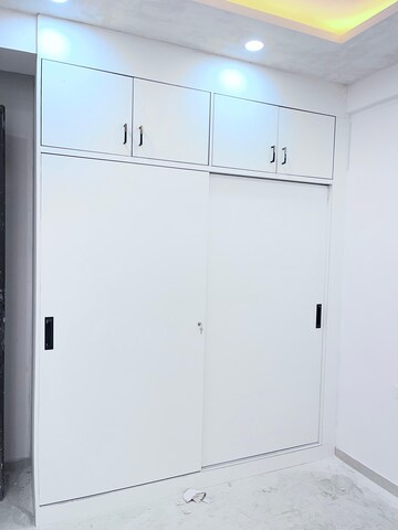 Room in 2 BHK Builder Floor at Smart World Gems, Sector 89 – for Sale