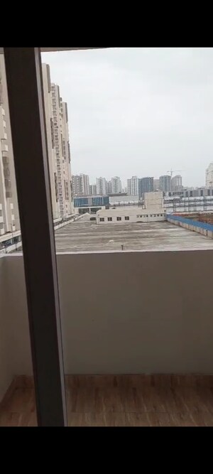 2 BHK Apartment For Rent in Amrapali Riverview, Amrapali Leisure Valley