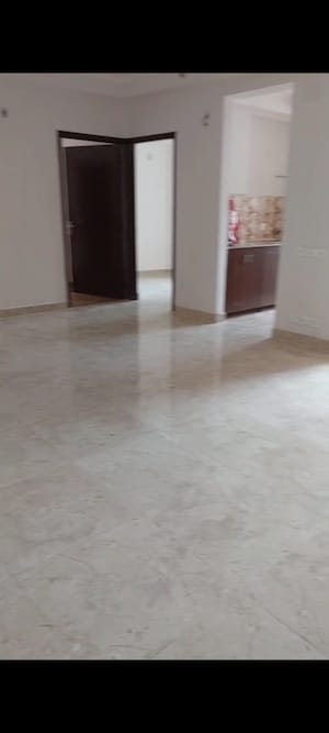 Room in 2 BHK Apartment at Amrapali Riverview, Amrapali Leisure Valley – for Rent