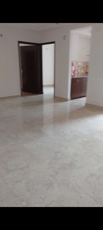 Room in 2 BHK Apartment at Amrapali Riverview, Amrapali Leisure Valley – for Rent