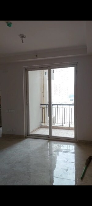 Room in 2 BHK Apartment at Amrapali Riverview, Amrapali Leisure Valley – for Rent