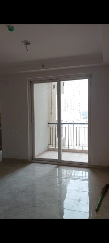 Room in 2 BHK Apartment at Amrapali Riverview, Amrapali Leisure Valley – for Rent