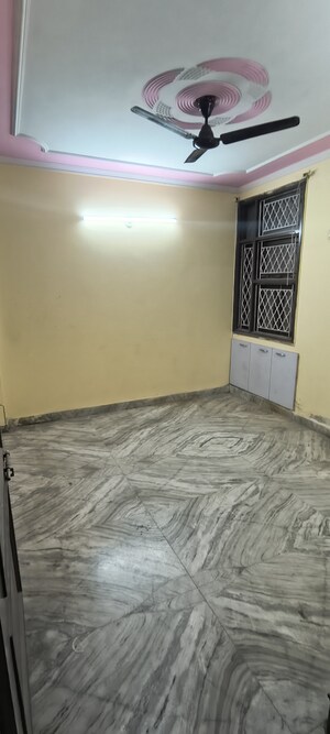 Room in 3 BHK Builder Floor at Panchsheel Vihar – for Rent