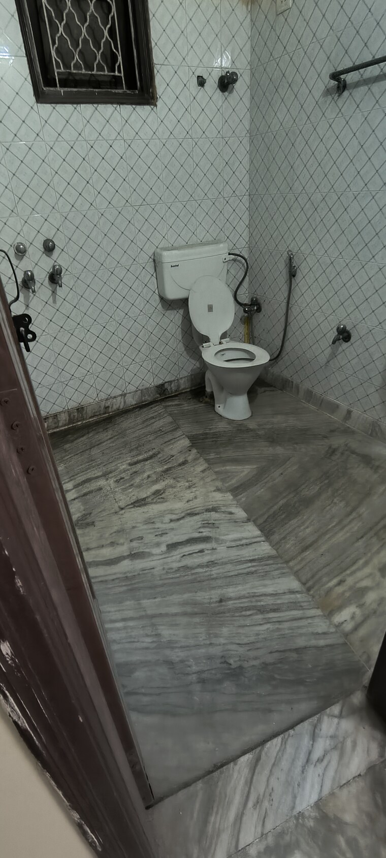 Bathroom, panchsheel vihar 3 Bedroom 1080 Sq.Ft. Builder Floor In Panchsheel Vihar Delhi 9549341