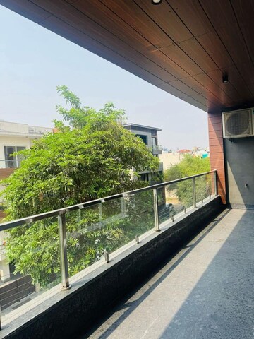 Balcony in 3 BHK Builder Floor at CS Roseate 63, Sector 63a – for Sale