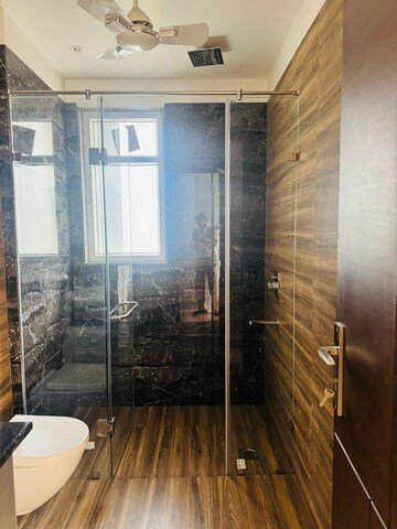 Building Lobby in 3 BHK Builder Floor at CS Roseate 63, Sector 63a – for Sale