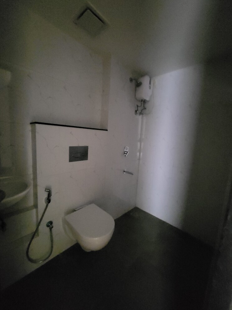 Bathroom, lodha-amara 2 Bedroom 672 Sq.Ft. Apartment In Kolshet Road Thane 9549317