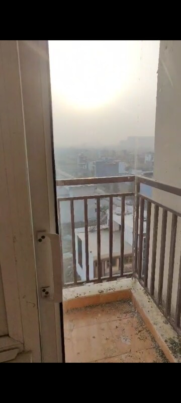 2 BHK Apartment For Rent in Wave City, Wave City