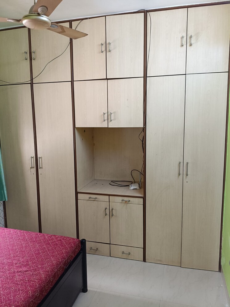 Bathroom, shiv-kirti-apartment 2 Bedroom 625 Sq.Ft. Apartment In Malad West Mumbai 9549478