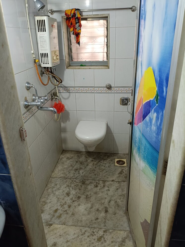 Bathroom, shiv-kirti-apartment 2 Bedroom 625 Sq.Ft. Apartment In Malad West Mumbai 9549478