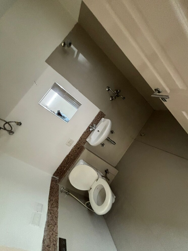 Team Area, emaar-emerald-estate 3 Bedroom 1310 Sq.Ft. Apartment In Sector 65 Gurgaon 9549475