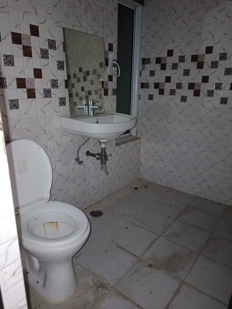 Bathroom, newtech-la-palacia 3 Bedroom 1425 Sq.Ft. Apartment In Tech Zone 4 Greater Noida Greater Noida 9549477