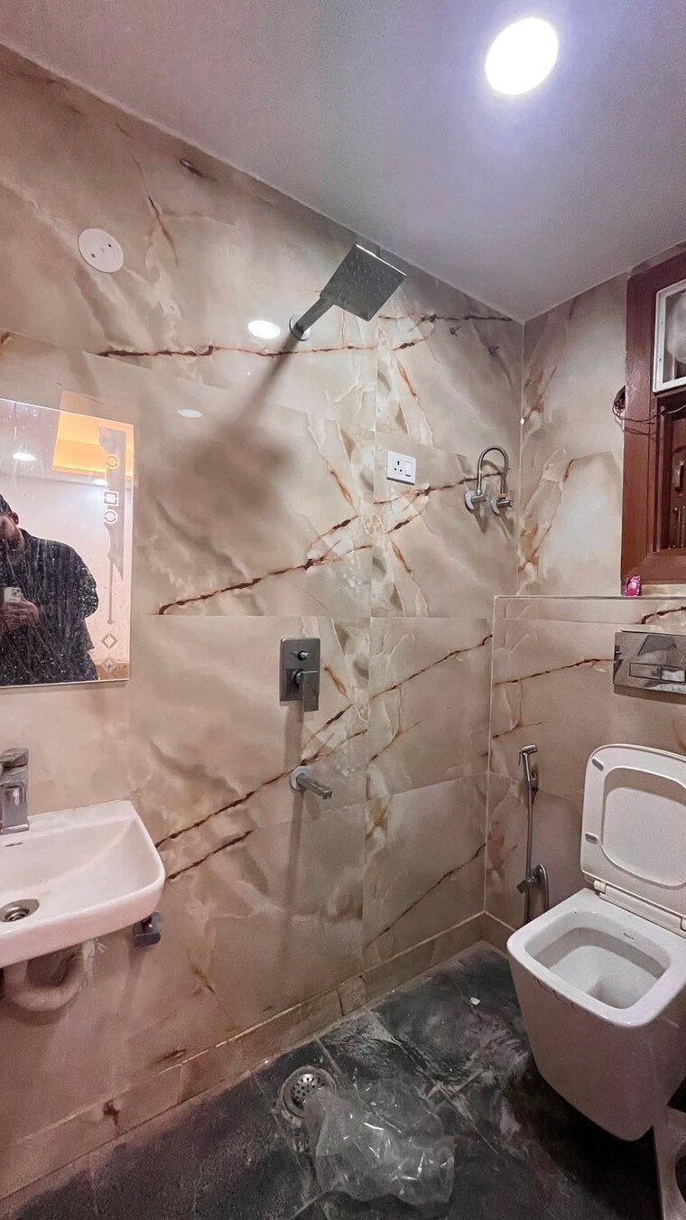 Bathroom, saket 1 Bedroom 506 Sq.Ft. Builder Floor In Saket Delhi 9549494