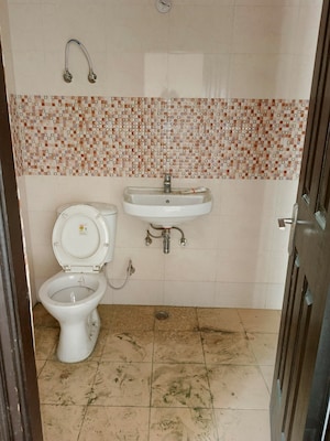 Bathroom in 2.5 BHK Apartment at JM Florence, Tech Zone 4 Greater Noida – for Rent