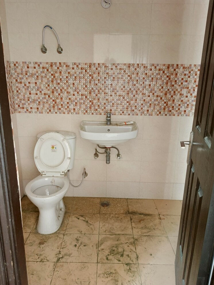 Bathroom, jm-florence 2.5 Bedroom 1206 Sq.Ft. Apartment In Tech Zone 4 Greater Noida Greater Noida 9549506