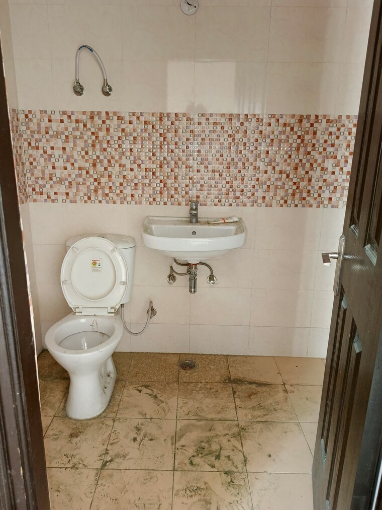 Bathroom, jm-florence 2.5 Bedroom 1206 Sq.Ft. Apartment In Tech Zone 4 Greater Noida Greater Noida 9549506