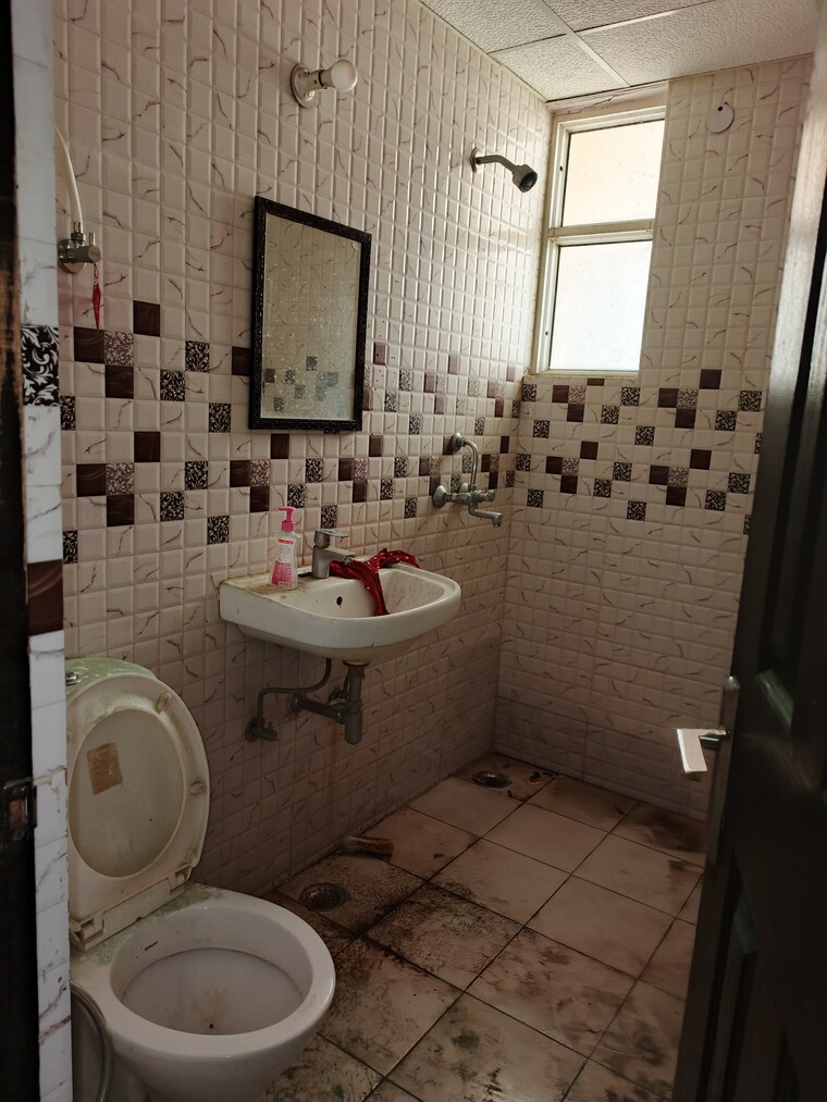 Bathroom, jm-florence 2.5 Bedroom 1206 Sq.Ft. Apartment In Tech Zone 4 Greater Noida Greater Noida 9549506