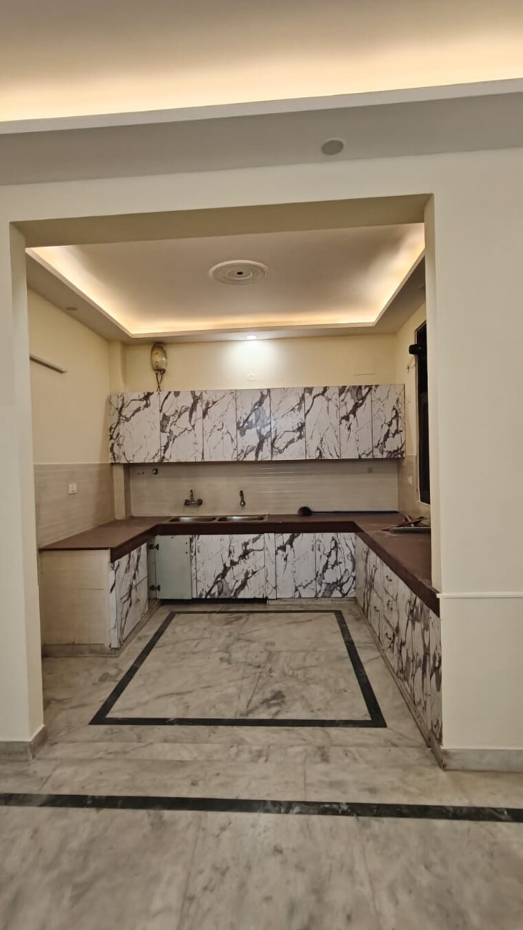 Kitchen, sector 45 3 Bedroom 300 Sq.Yd. Builder Floor In Sector 45 Gurgaon 9549513