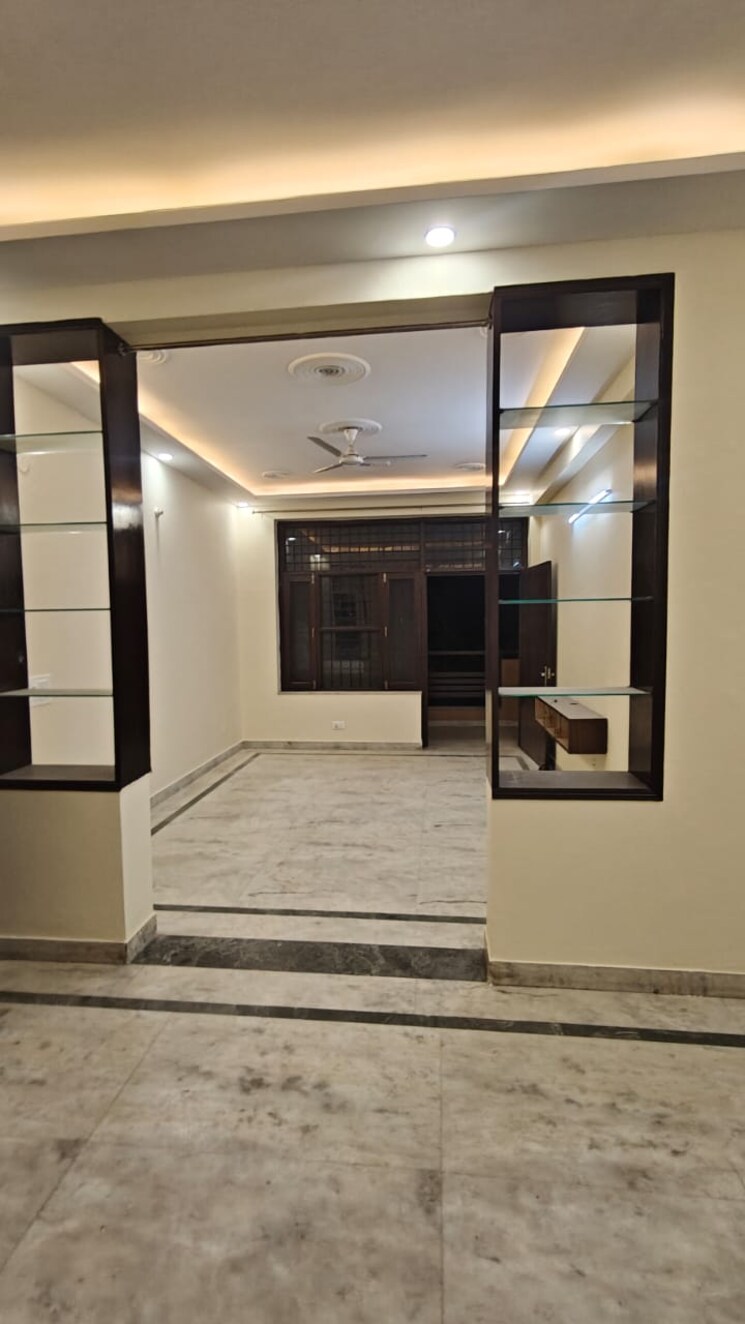 Living Room, sector 45 3 Bedroom 300 Sq.Yd. Builder Floor In Sector 45 Gurgaon 9549513