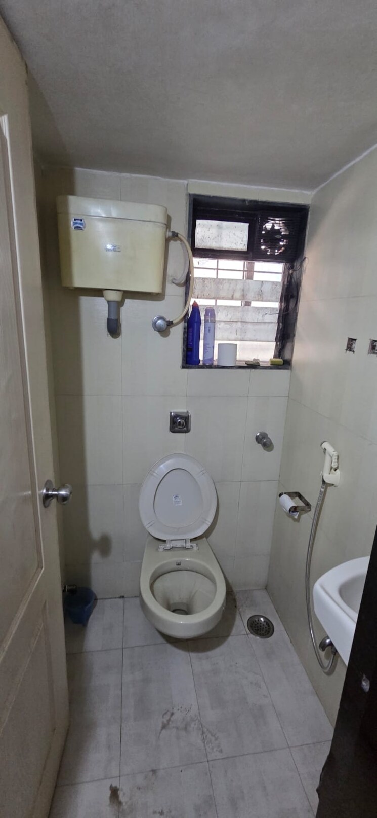 Washroom, chembur Commercial Office Space 357 Sq.Ft. In Chembur Mumbai 9549498
