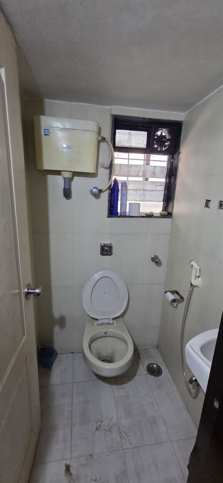 Washroom, chembur Commercial Office Space 357 Sq.Ft. In Chembur Mumbai 9549498