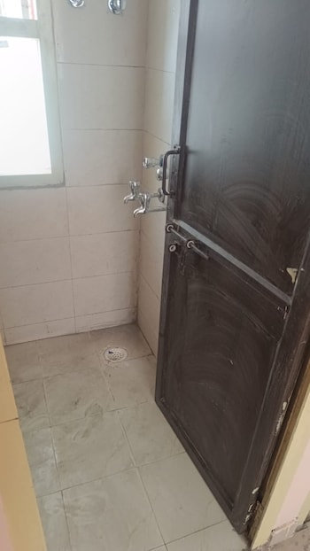 GNIDA Lohiya Enclave Omicron 1A