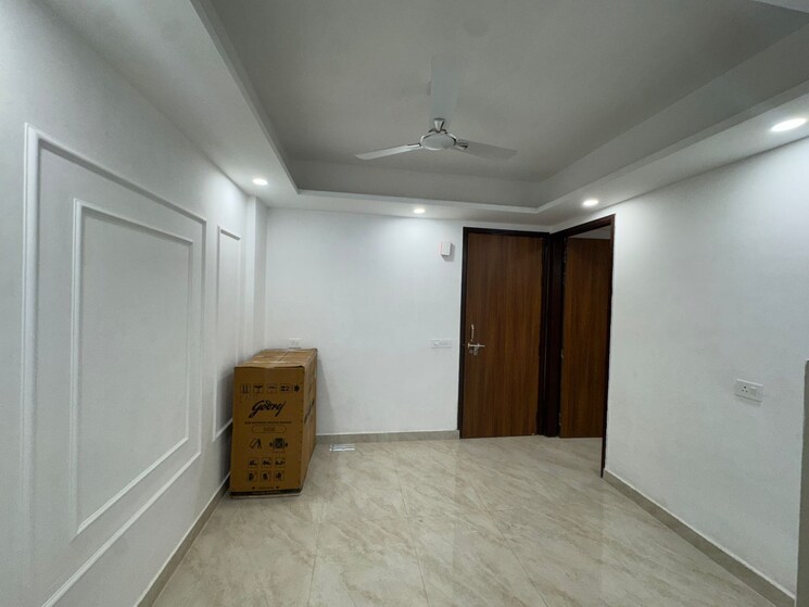 Room, freedom fighters enclave 1 Bedroom 500 Sq.Ft. Builder Floor In Freedom Fighters Enclave Delhi 9549527