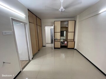 Room in 3 BHK Apartment at PR Ananti Apartment, Santacruz West – for Rent