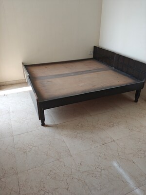 Room in 2 BHK Apartment at Sector 93 – for Rent