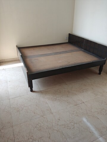 Room in 2 BHK Apartment at Sector 93 – for Rent