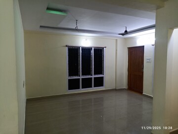 Room in 3 BHK Apartment at Sheela Nagar – for Sale