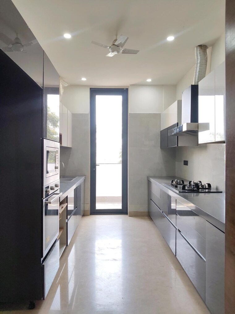 Kitchen, sector 46 3 Bedroom 300 Sq.Yd. Builder Floor In Sector 46 Gurgaon 9549557