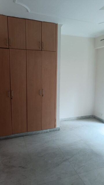 Room in 3 BHK Apartment at Sector 19 Dwarka – for Rent