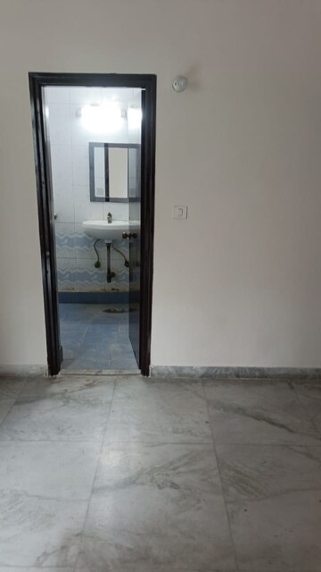 Room in 3 BHK Apartment at Sector 19 Dwarka – for Rent