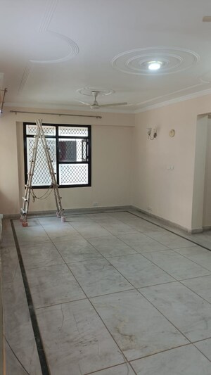 Room in 3 BHK Apartment at Sector 19 Dwarka – for Rent