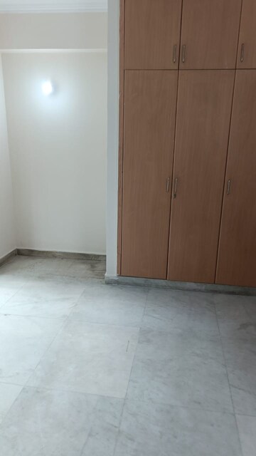 Room in 3 BHK Apartment at Sector 19 Dwarka – for Rent