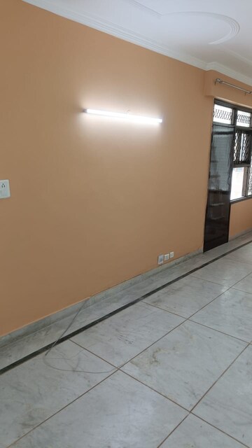 Room in 3 BHK Apartment at Sector 19 Dwarka – for Rent