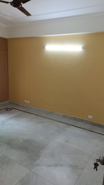 Room in 3 BHK Apartment at Sector 19 Dwarka – for Rent