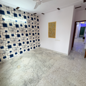 Room in 2 BHK Builder Floor at Khirki Extension – for Rent
