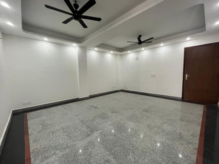 Room, freedom fighters enclave 3 Bedroom 1600 Sq.Ft. Apartment In Freedom Fighters Enclave Delhi 9549587