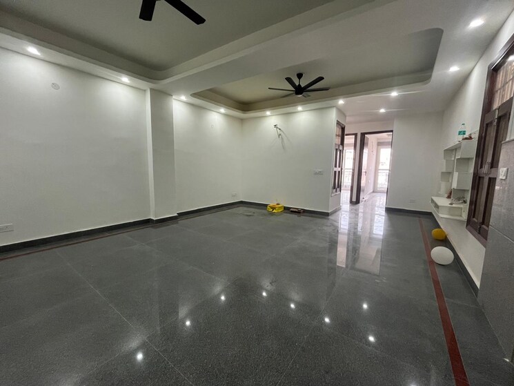 Room, freedom fighters enclave 3 Bedroom 1600 Sq.Ft. Apartment In Freedom Fighters Enclave Delhi 9549587