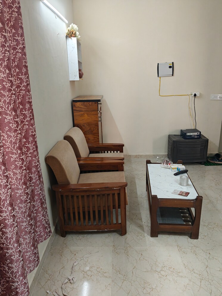 Living Room, mrg-bazaar-93 2 Bedroom 645 Sq.Ft. Apartment In Sector 93 Gurgaon 9549611