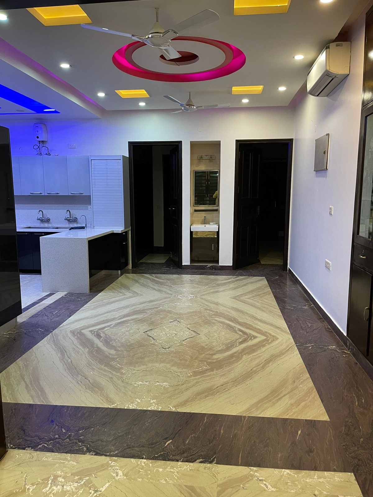 3 BHK + Extra Room 1800 Sq.Ft. Builder Floor in RWA Residential Society Sector 46